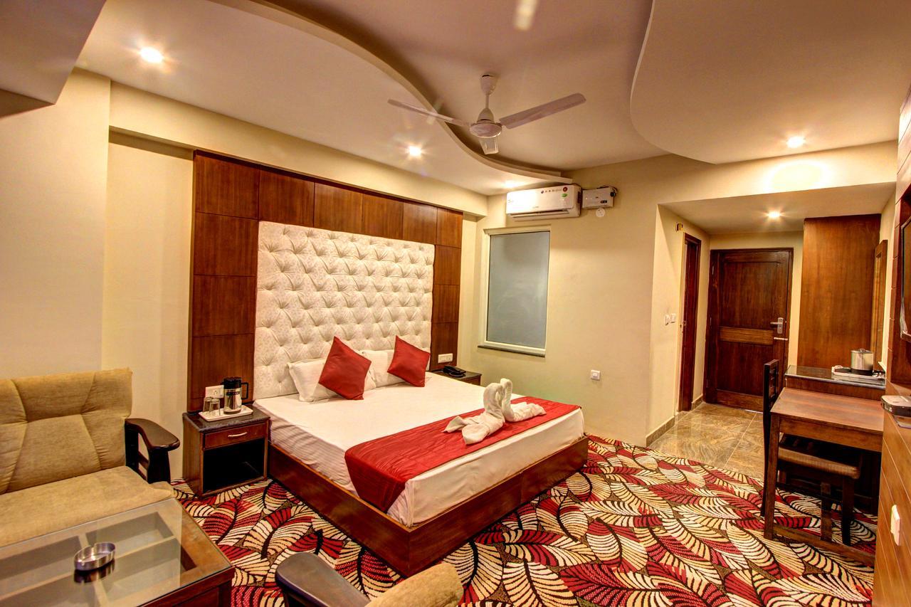 Hotel Maple Retreat มะนาลี ภายนอก รูปภาพ
